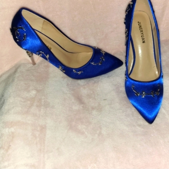 Blue Satin Formal Heels / Pumps with Metal detailing. Size 7. Not Marked - Picture 1 of 10
